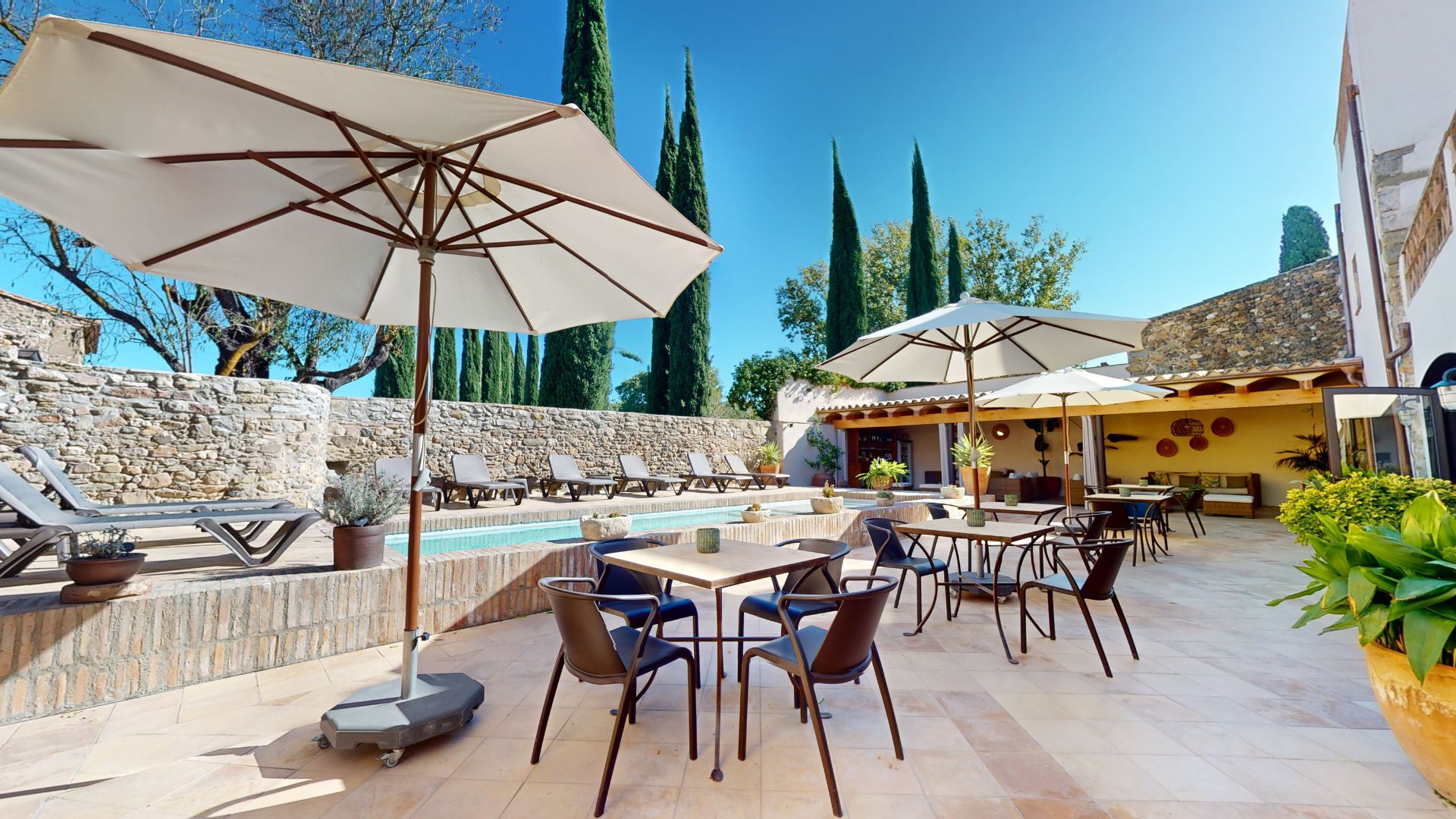 Hotel Monells Summum