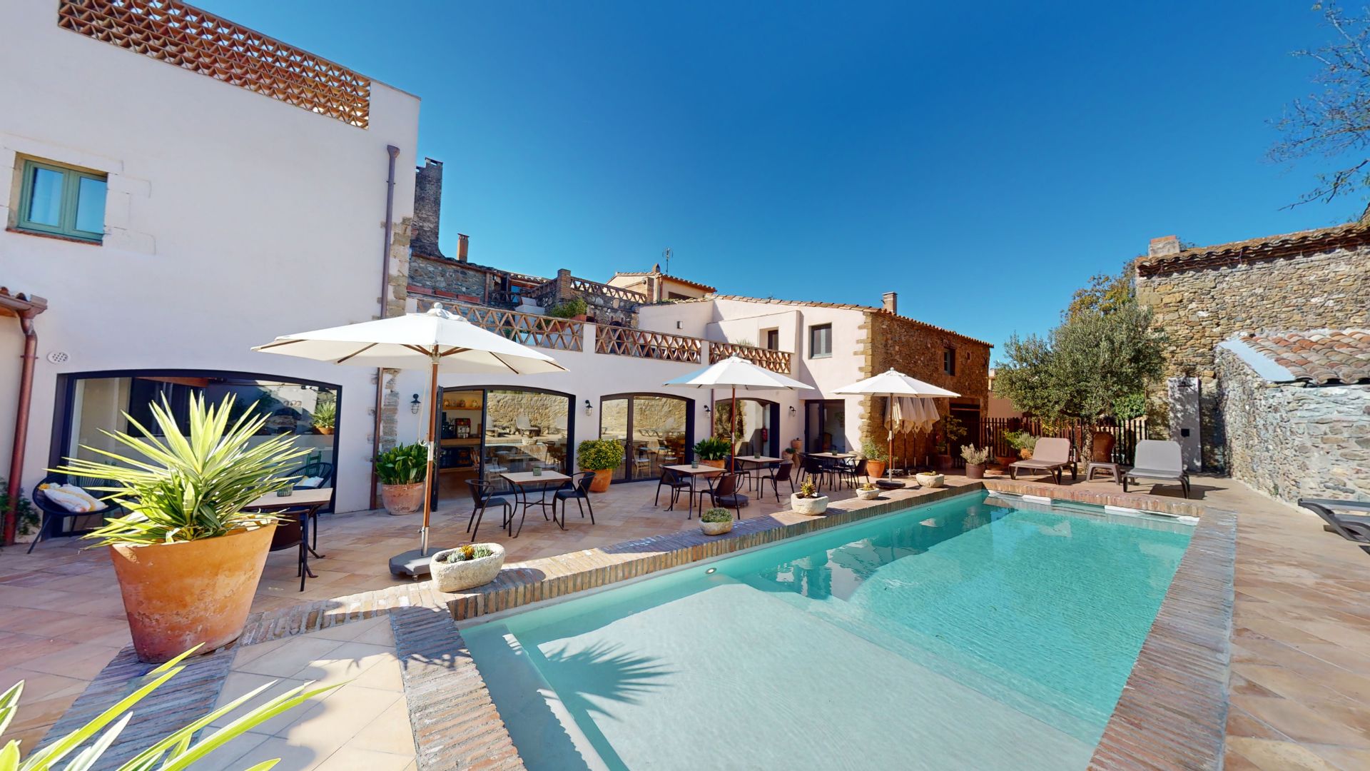 Hotel Monells Summum