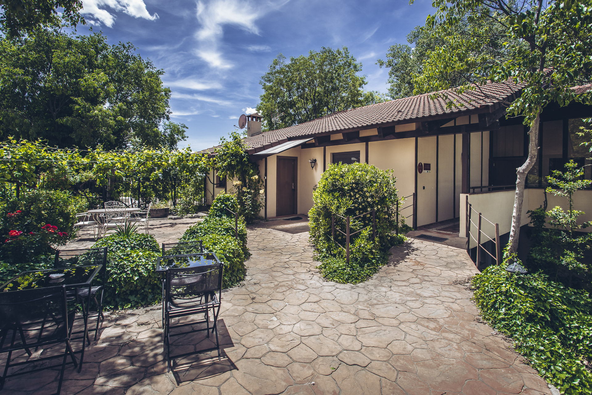 Bodega Pago de Tharsys