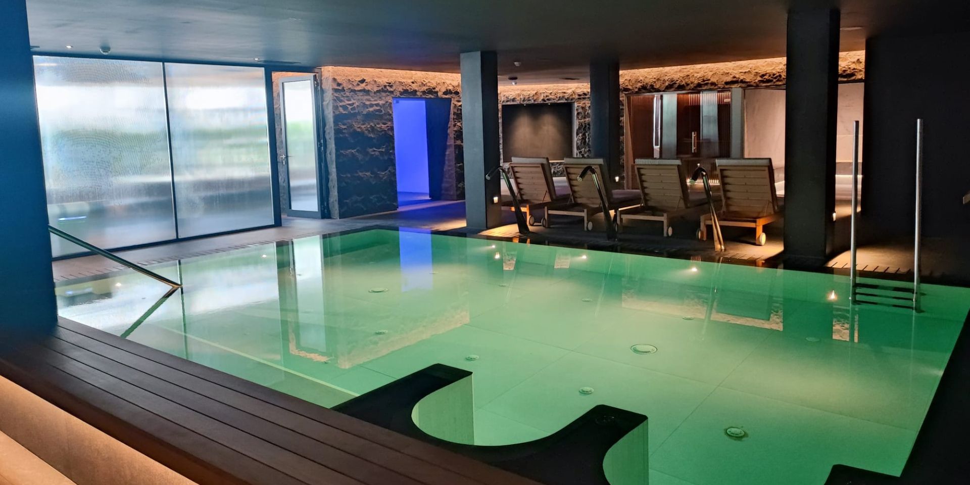 Spa Flamingo Magma Beach Mate